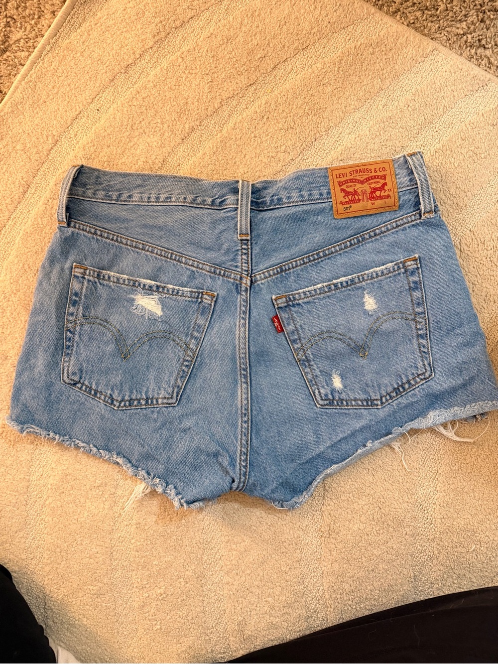 Levi’s 501 Original High Rise Distressed Cutoff Denim Shorts W29